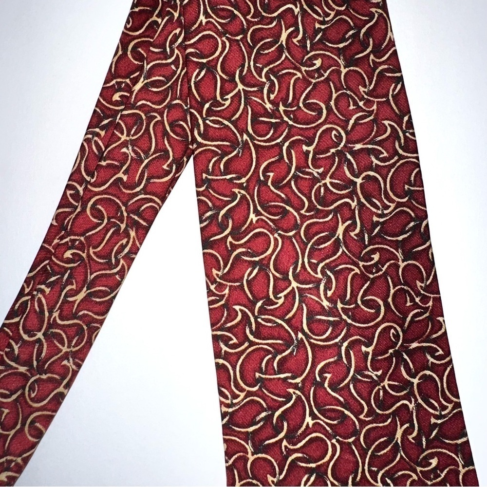 Calvin Klein Red Print 100% Silk Tie O/S - Picture 4 of 5